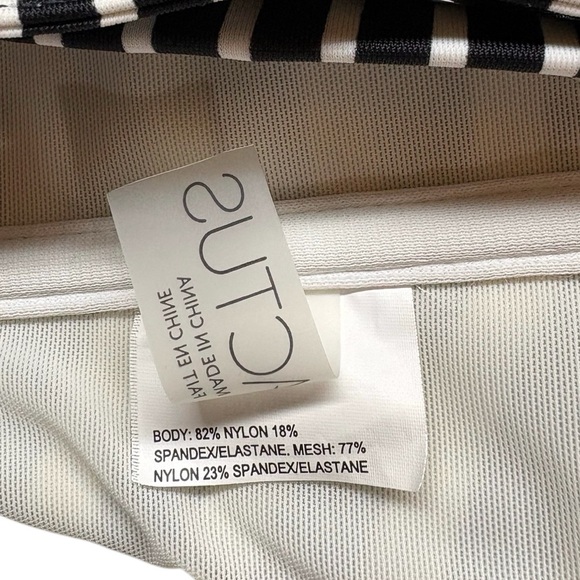 Penningtons, Plus Size Striped Bikini Top, 3X, Black, White 🌴 - Picture 10 of 11